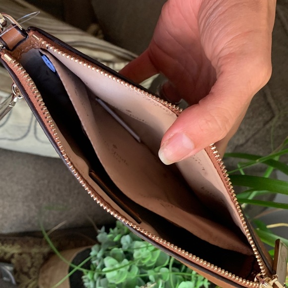 Authentic KATE SPADE Pebbled leather convertible top zip wristlet/clutch - Picture 13 of 13